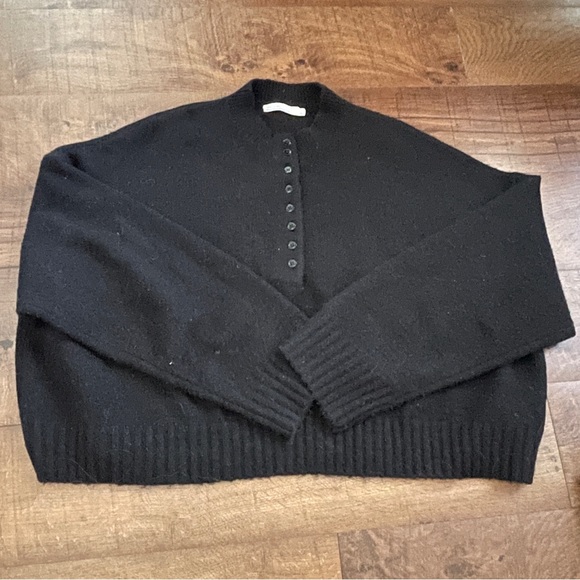 Button front oak & fort sweater - Picture 3 of 3